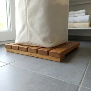 Banyo düzenleyici 30x30 kare masif teak çamaşır sepeti altlığı ve hijyenik yükseltici palet.